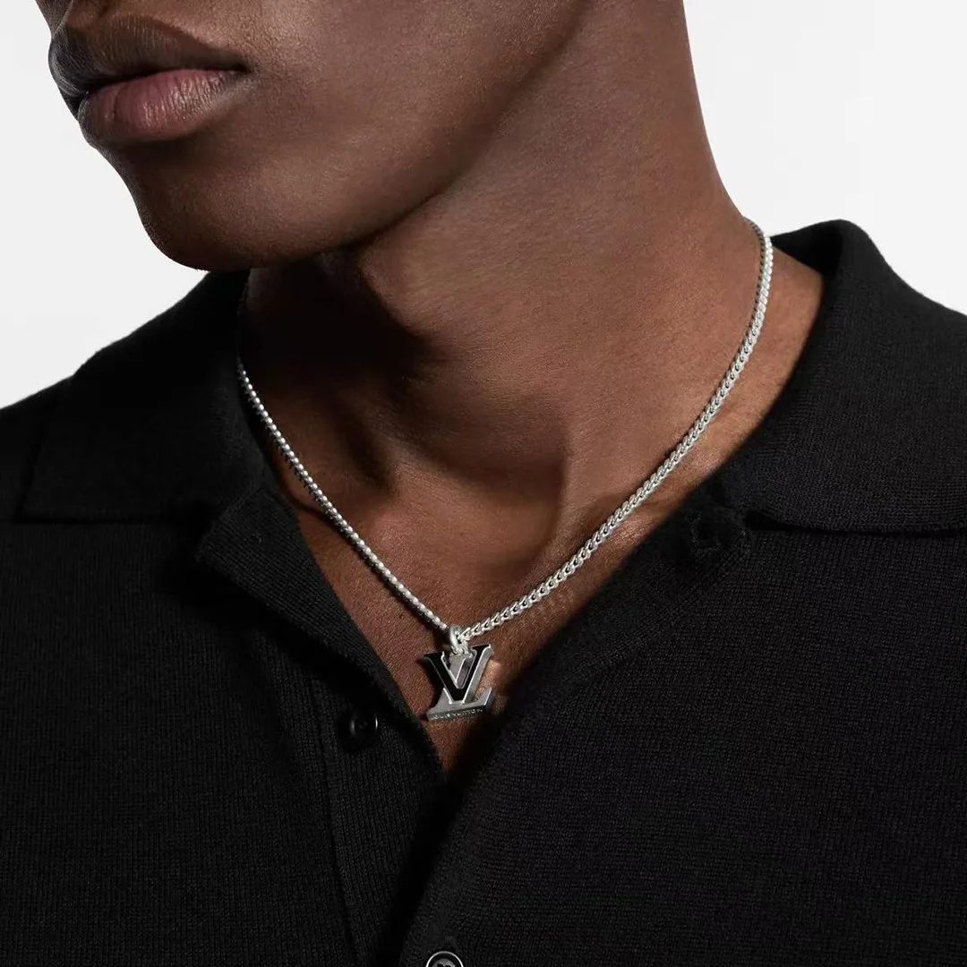 M03224 Spike Pendant