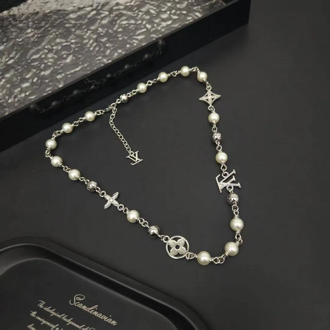 M02448 Pearls Necklace Monogram Flower and Elements