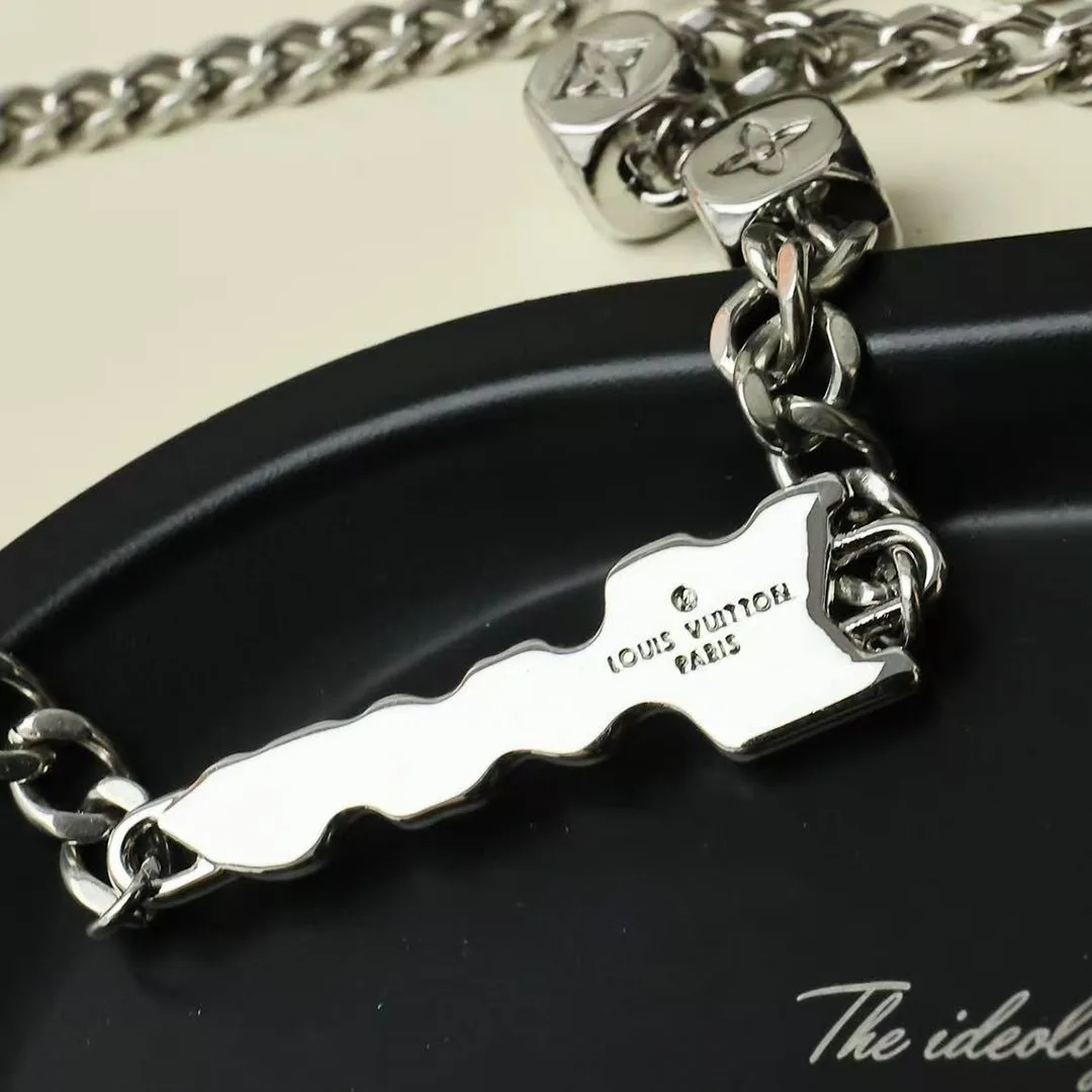 M02565 Vers Dice Necklace