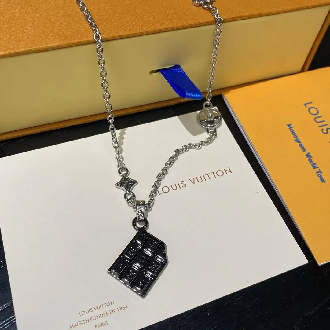 M02567 Chocolate Bar Charm