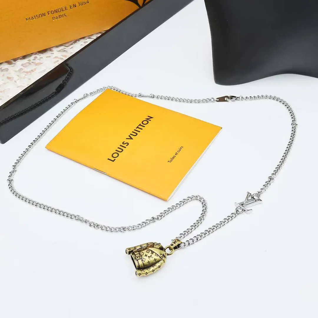 M03076 Jacket Charm