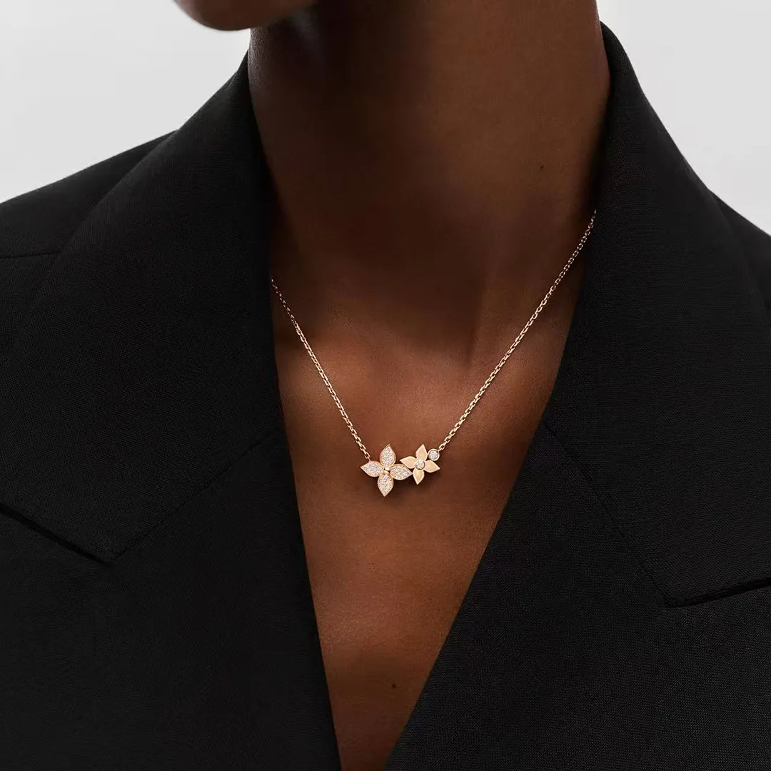 Q93689 Idylle Blossom Pendant Pink Gold And Diamonds Monogram Flower