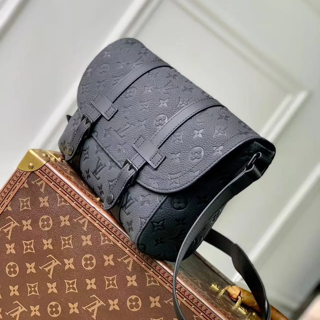 M28324 Christopher Messenger Taurillon Monogram Leather Handbag