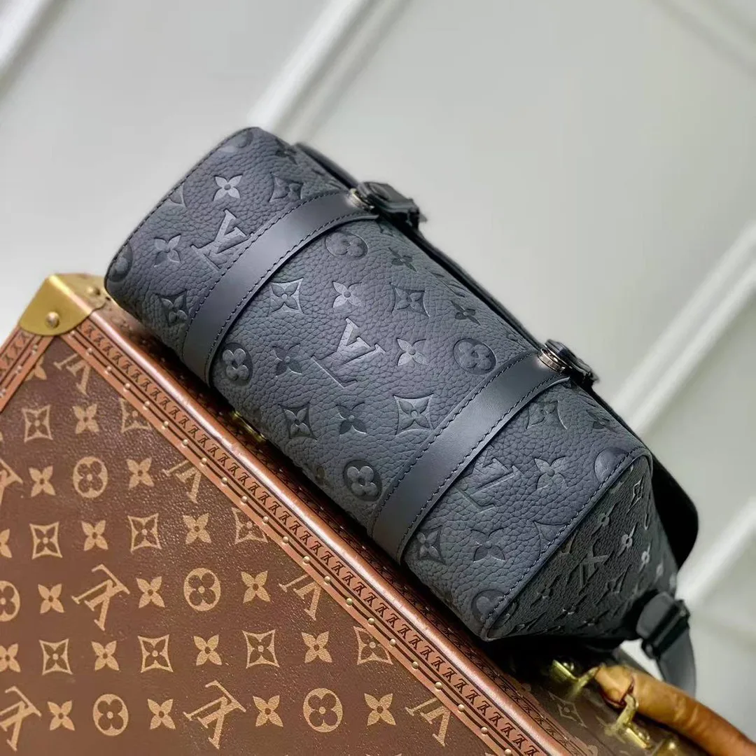 M28324 Christopher Messenger Taurillon Monogram Leather Handbag