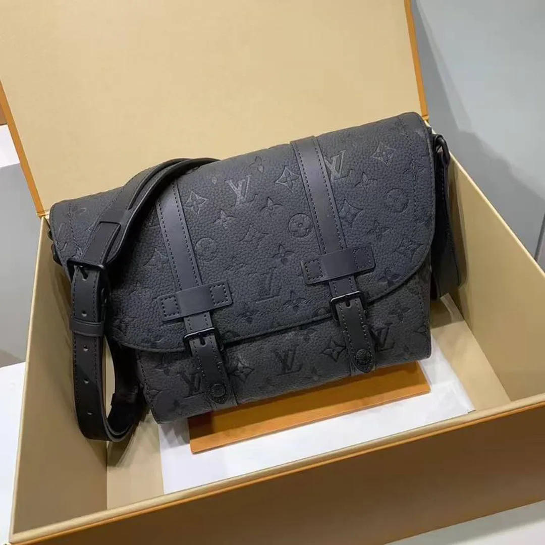 M28324 Christopher Messenger Taurillon Monogram Leather Handbag