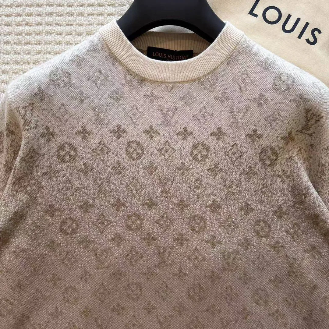 1AJTX7 Monogram Long-Sleeved Crewneck Beige Monogram Cotton