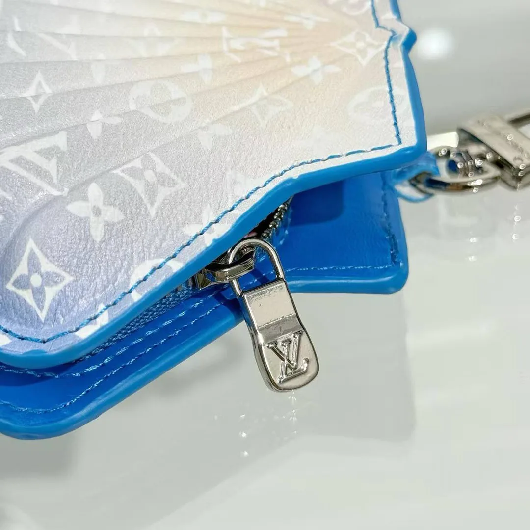 M02620 Shell Bag Charm Monogram Canvas