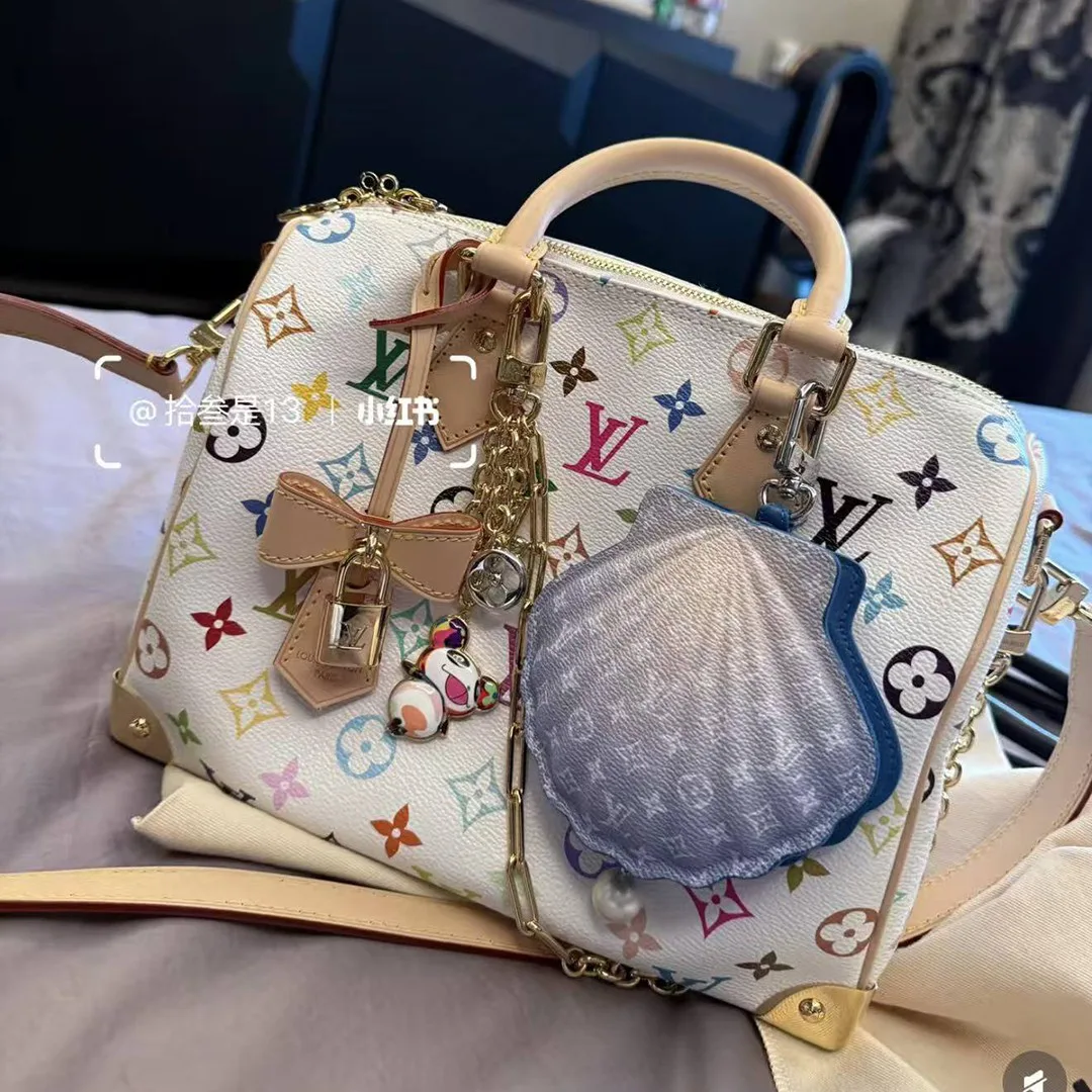 M02620 Shell Bag Charm Monogram Canvas