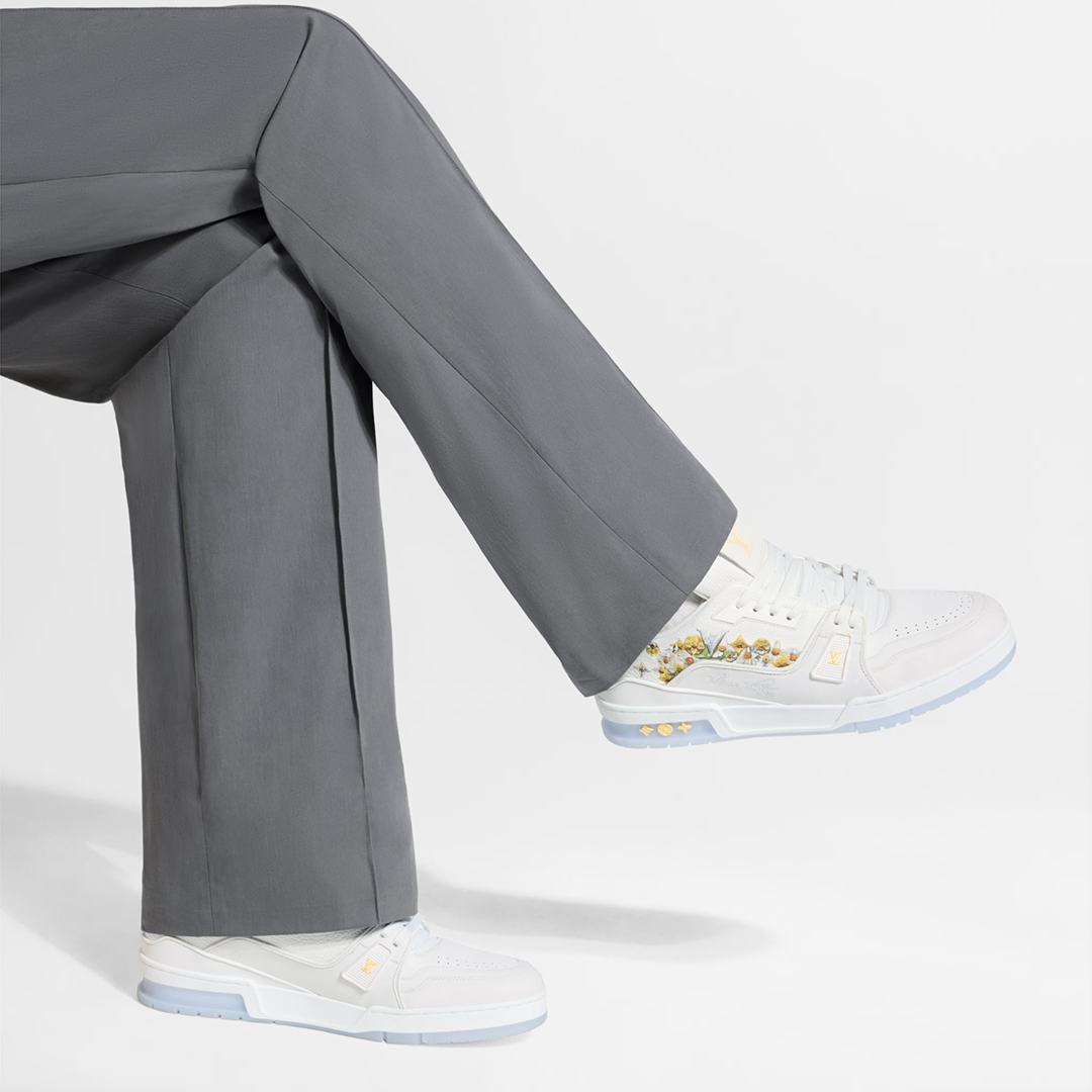 1AJS66 L.V Trainer Sneaker Grained Calf Leather
