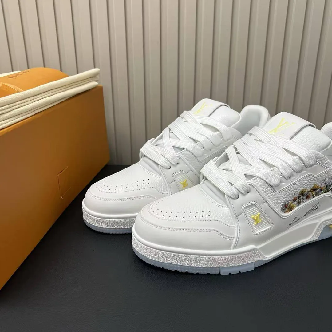 1AJS66 L.V Trainer Sneaker Grained Calf Leather