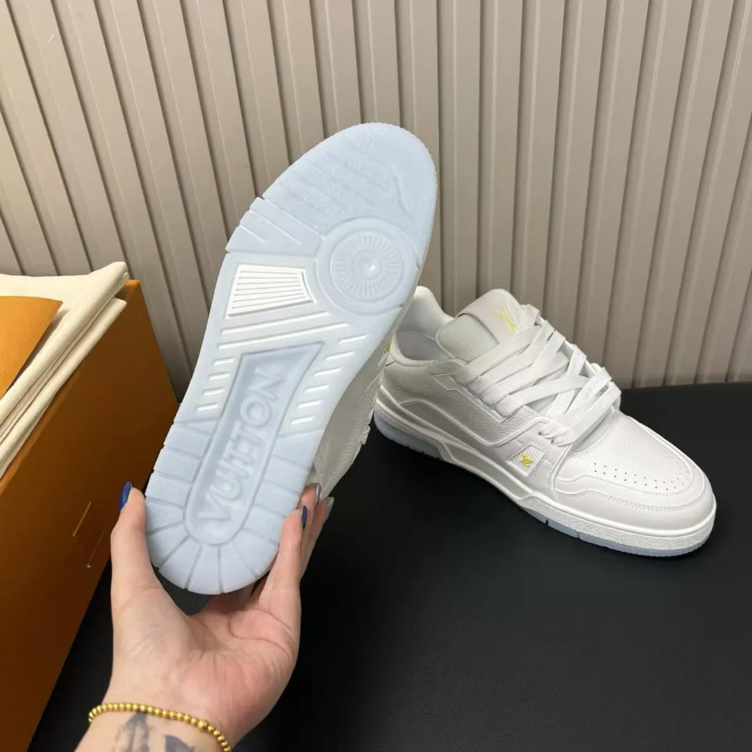 1AJS66 L.V Trainer Sneaker Grained Calf Leather