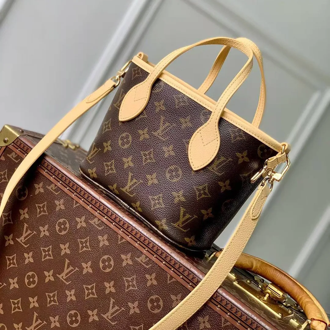 M29228 Reversible Neverfull Bandoulière Inside Out BB Monogram Banane Cowhide Leather Monogram Coated Canvas