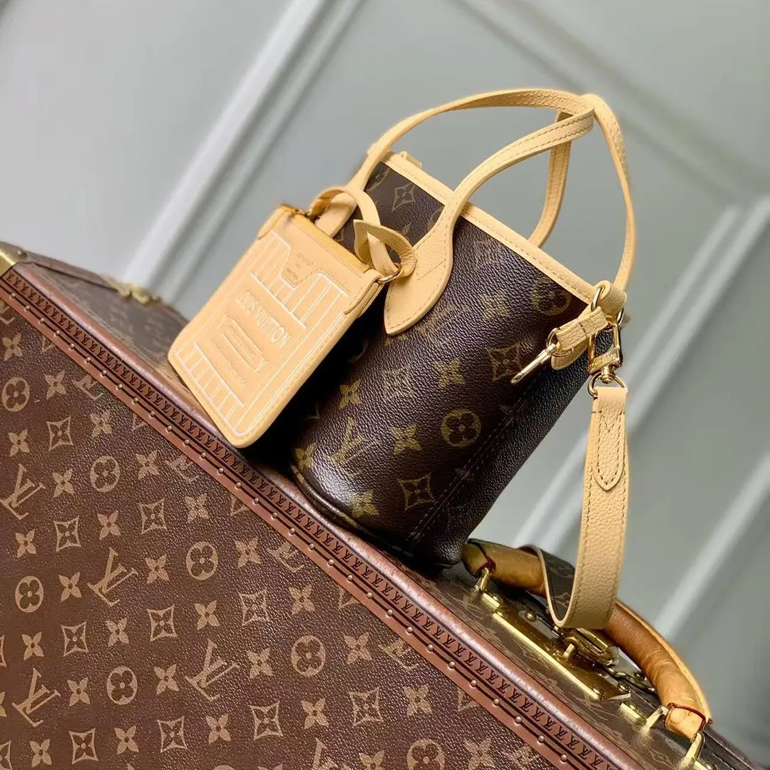 M29228 Reversible Neverfull Bandoulière Inside Out BB Monogram Banane Cowhide Leather Monogram Coated Canvas