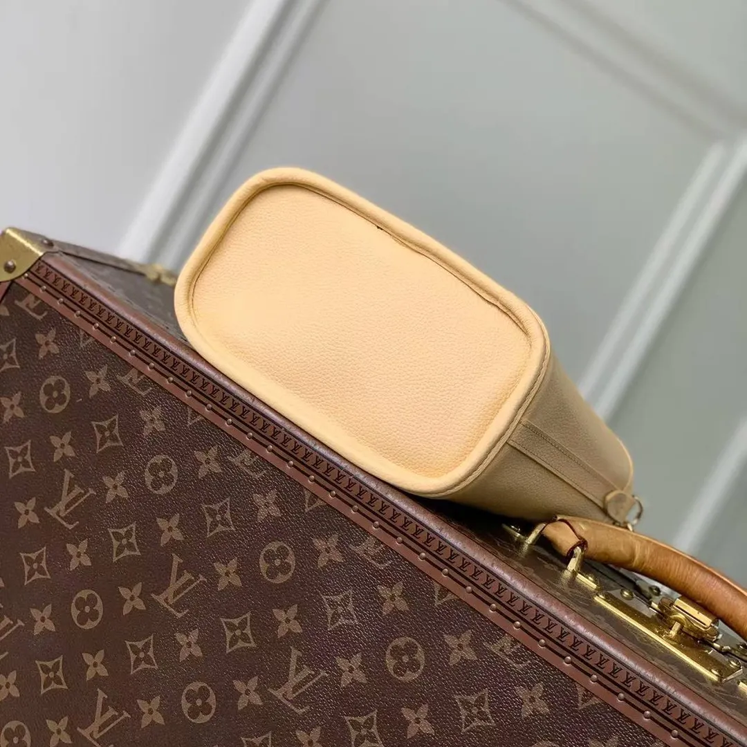 M29228 Reversible Neverfull Bandoulière Inside Out BB Monogram Banane Cowhide Leather Monogram Coated Canvas