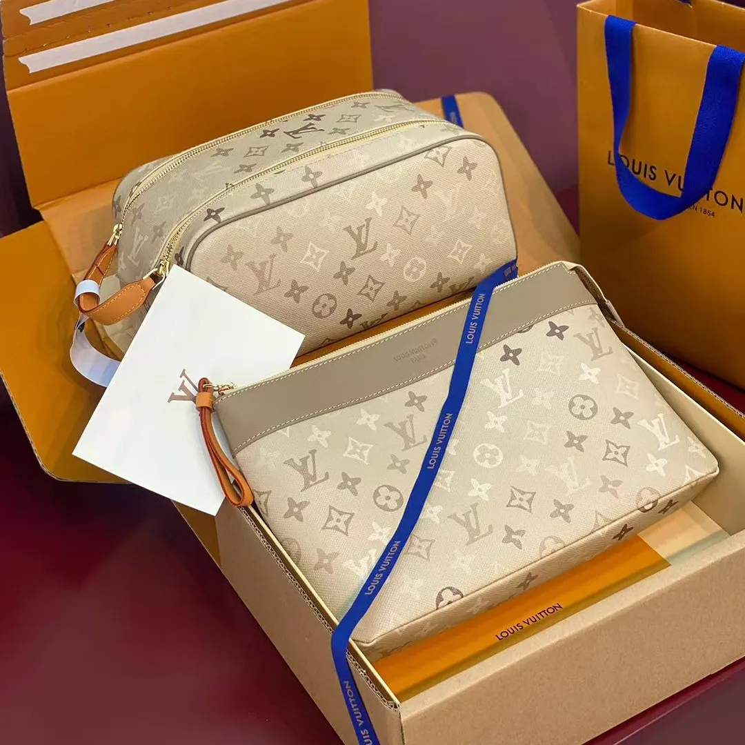 M27053 Enveloppe Carte de Visite Sand Beige Monogram Surplus Coated Canvas