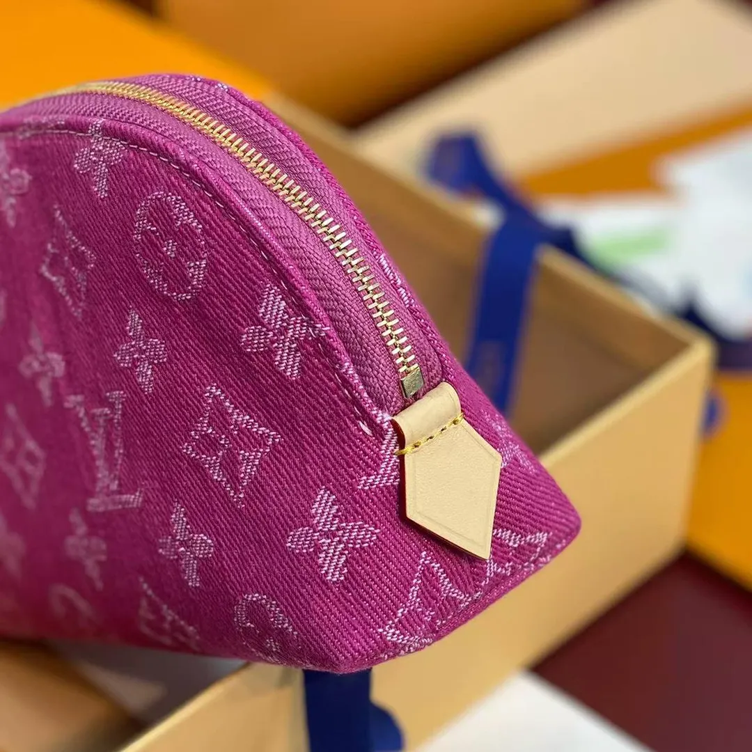 M28050 Pochette Cosmétique PM Fuchsia Monogram Denim