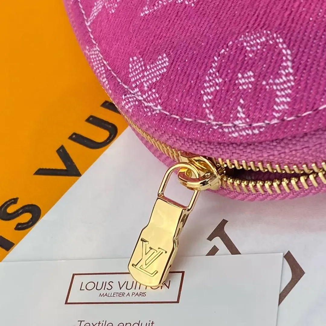 M28050 Pochette Cosmétique PM Fuchsia Monogram Denim