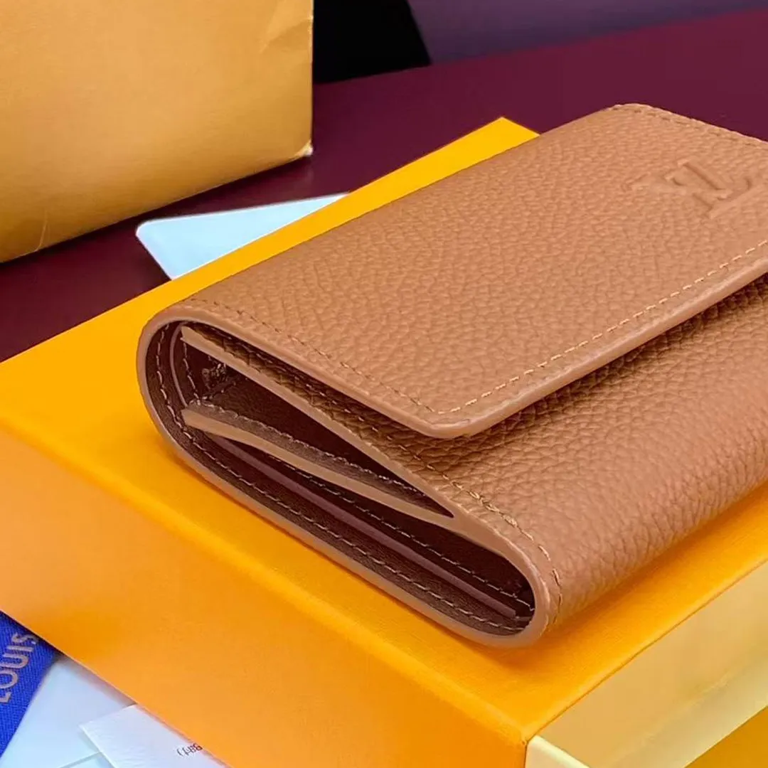 M25957 Victor Wallet L.V Aerogram Tan Waxy Calfskin Leather
