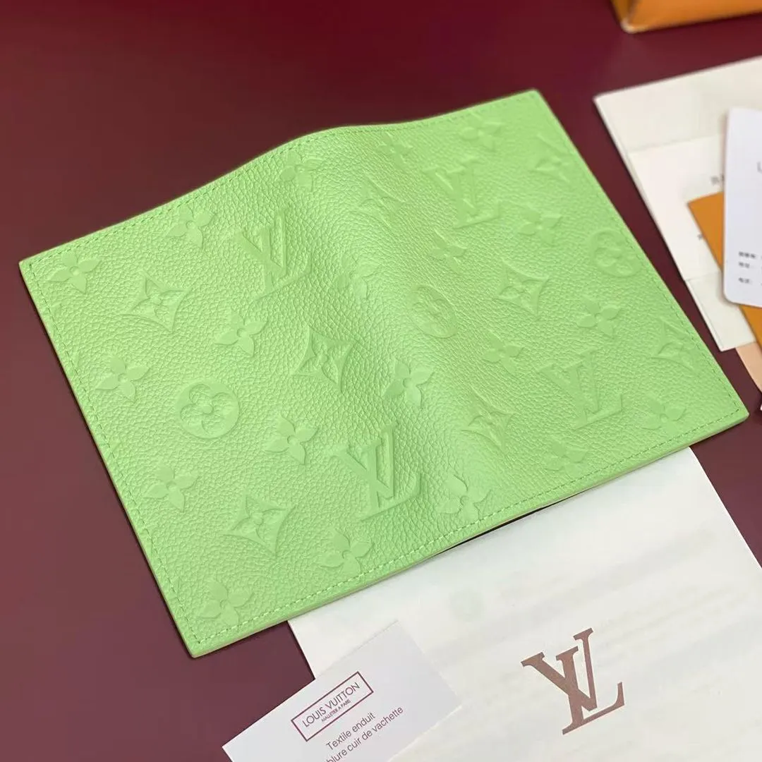 M27678 Passport Cover Apple Green Monogram Empreinte Leather