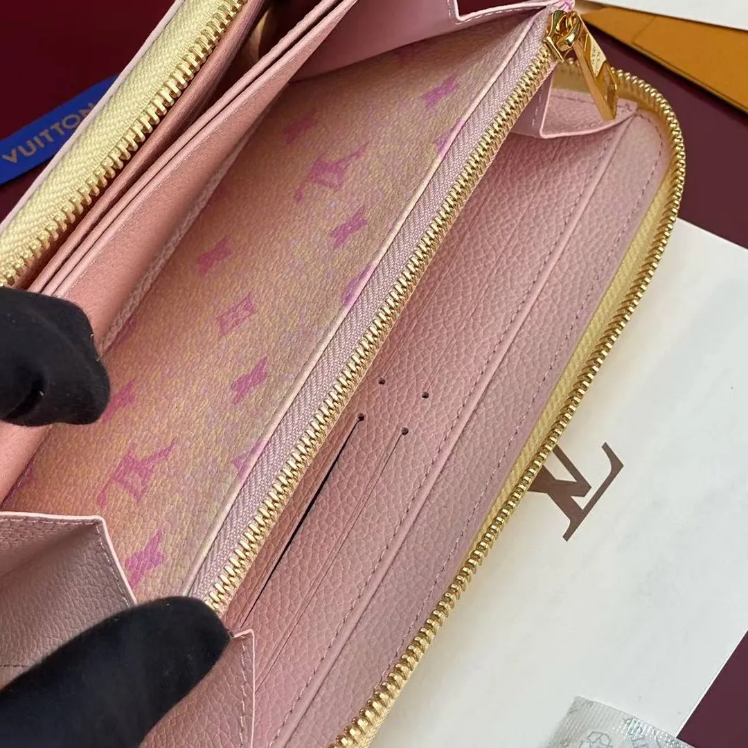 M28969 Zippy Wallet Banana Monogram Empreinte Leather