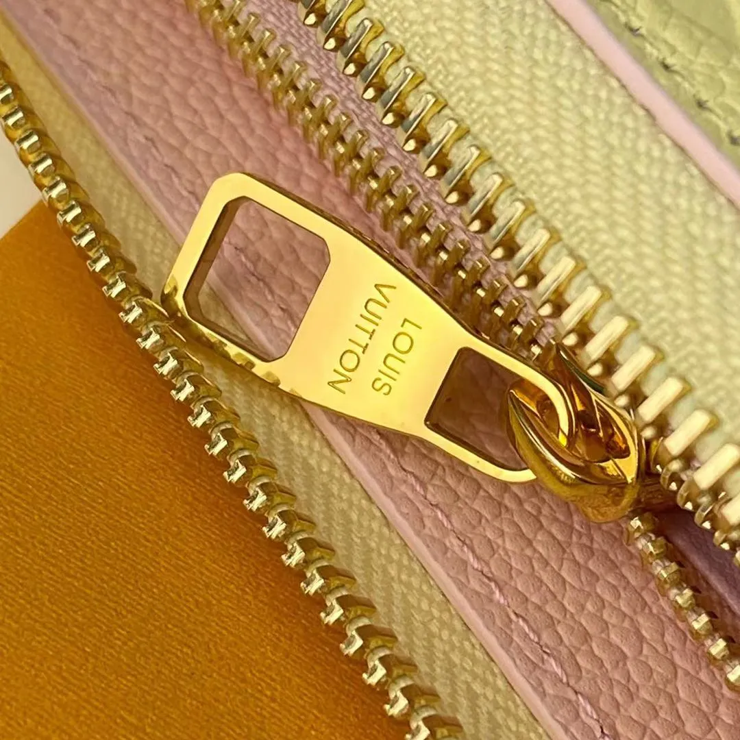 M28969 Zippy Wallet Banana Monogram Empreinte Leather