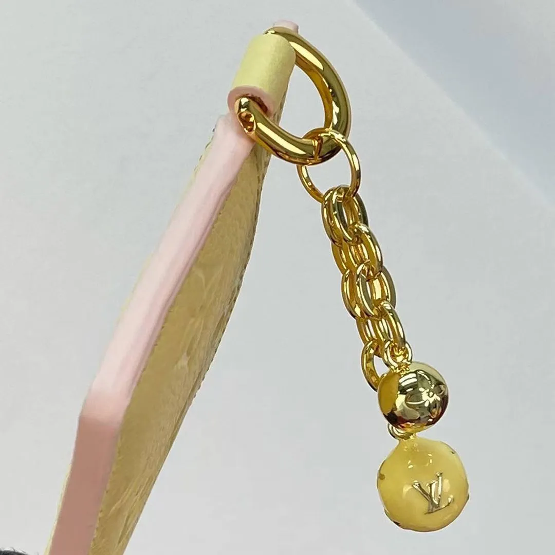 M28994 L.V Charms Card Holder Banana Monogram Empreinte Leather