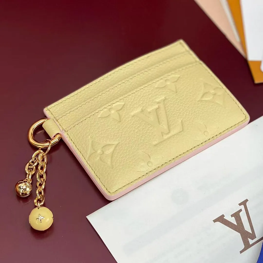 M28994 L.V Charms Card Holder Banana Monogram Empreinte Leather