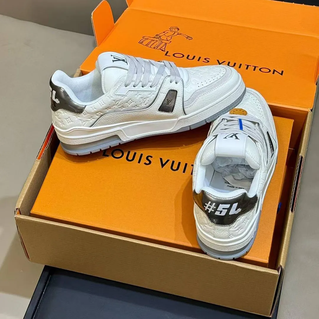 1AKCPE L.V Trainer Sneaker Gray Monogram-debossed Calf Leather