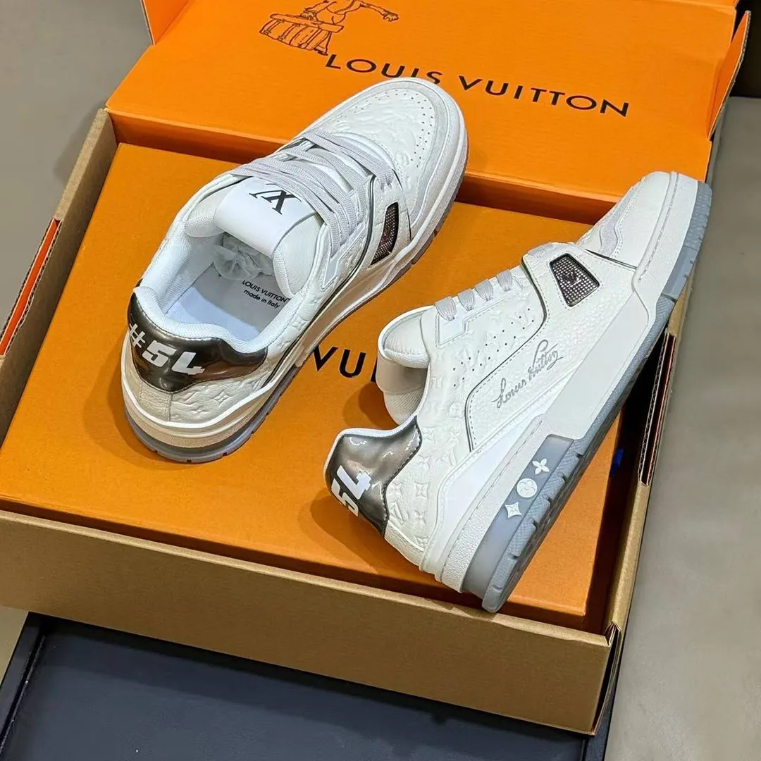 1AKCPE L.V Trainer Sneaker Gray Monogram-debossed Calf Leather