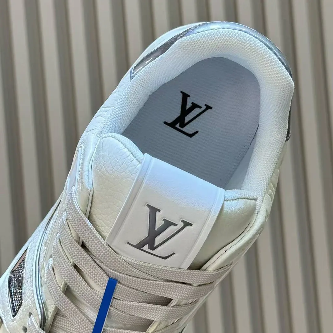 1AKCPE L.V Trainer Sneaker Gray Monogram-debossed Calf Leather