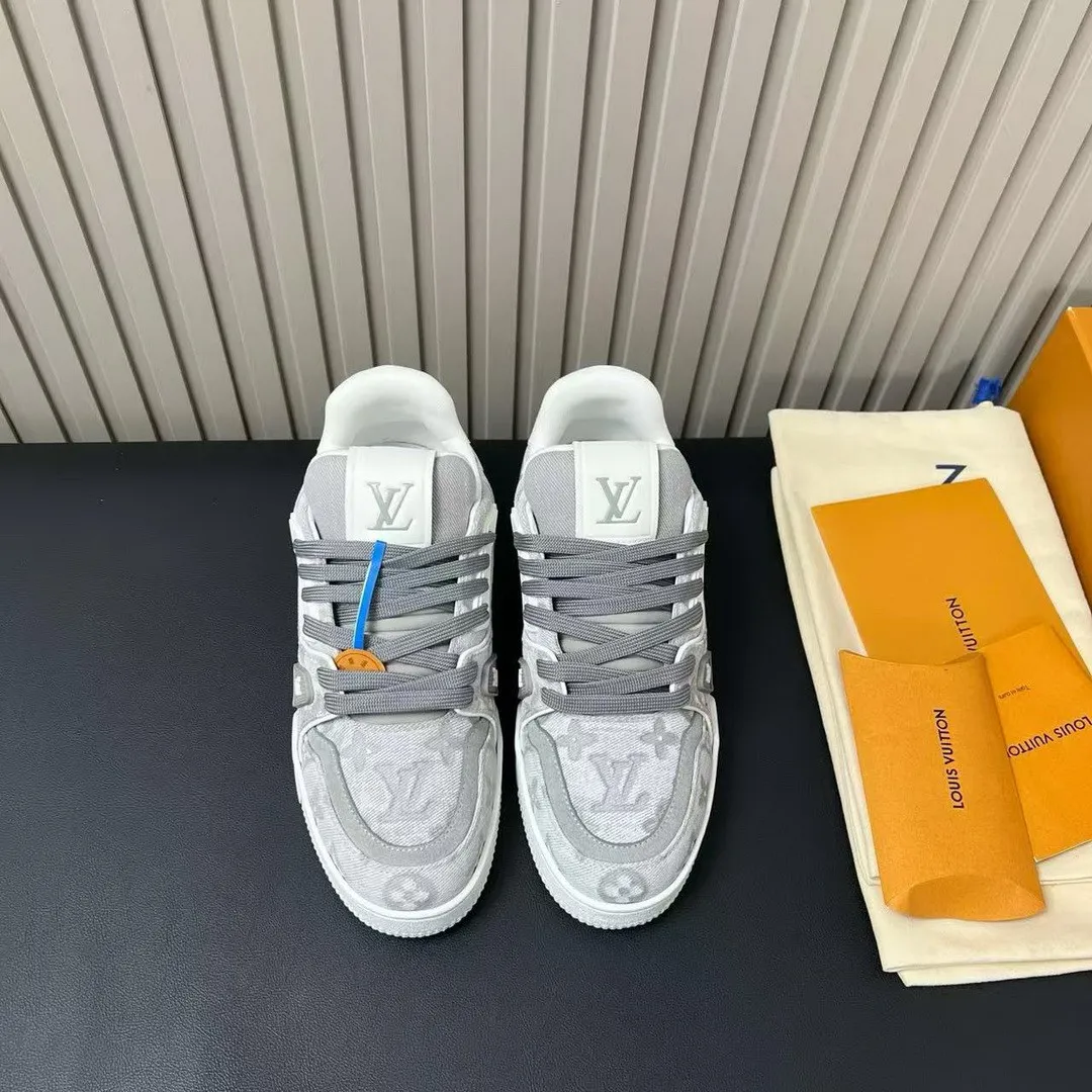 1AKBCC L.V Trainer Sneaker Grey Monogram-pattern Canvas