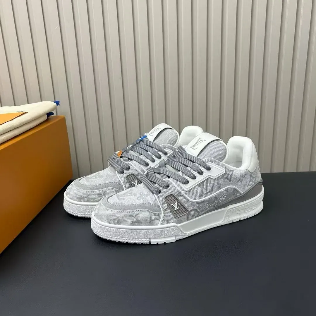 1AKBCC L.V Trainer Sneaker Grey Monogram-pattern Canvas