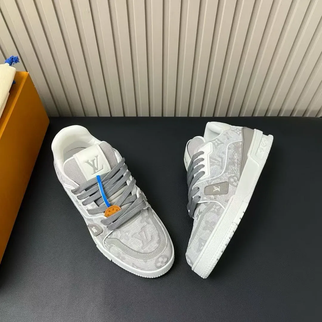 1AKBCC L.V Trainer Sneaker Grey Monogram-pattern Canvas