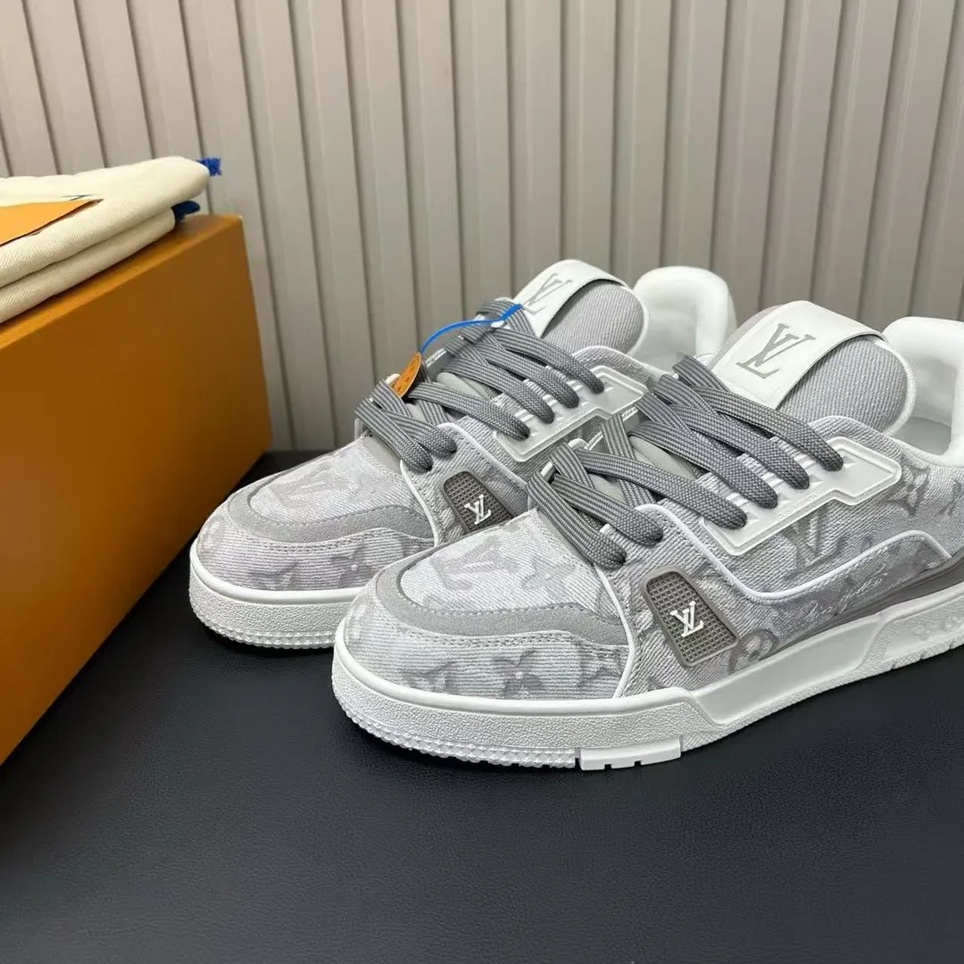1AKBCC L.V Trainer Sneaker Grey Monogram-pattern Canvas