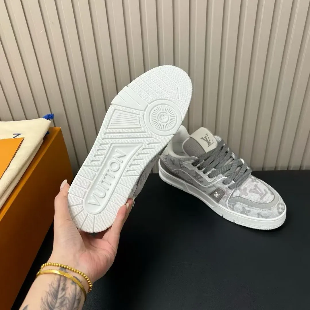 1AKBCC L.V Trainer Sneaker Grey Monogram-pattern Canvas