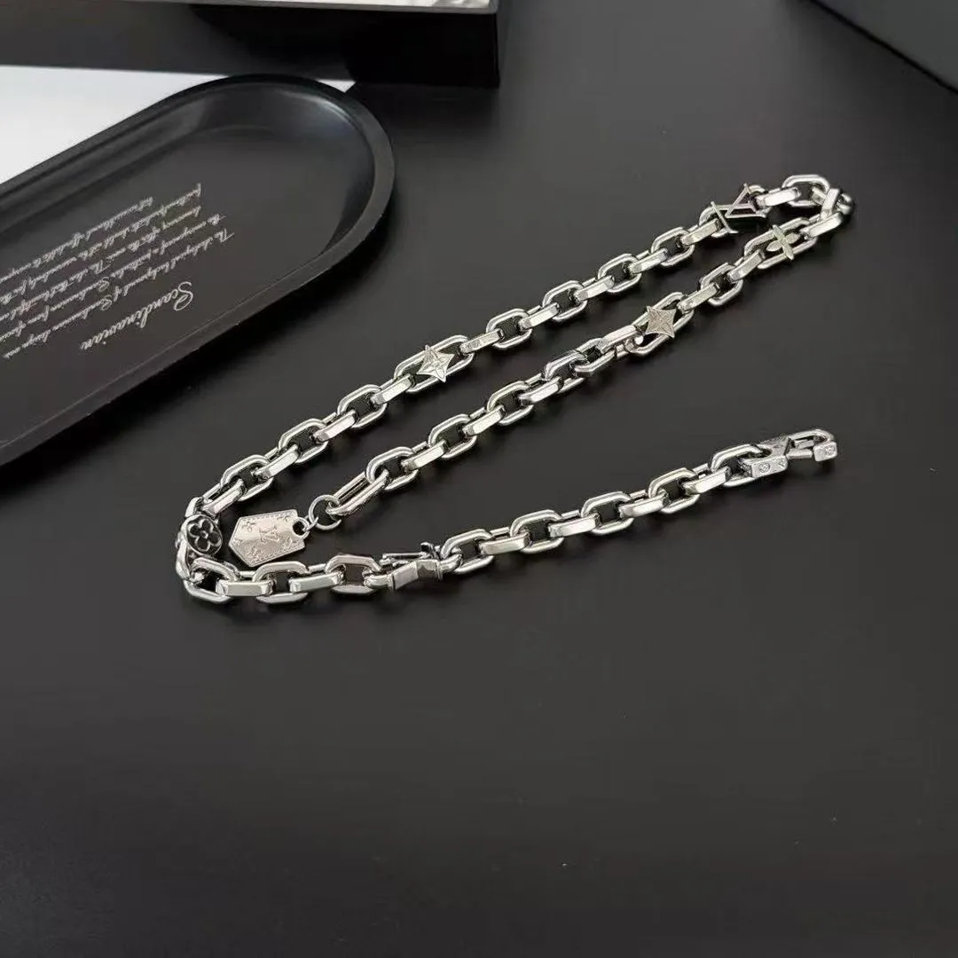 Which Type of Makeup Is Best for a Bridal? - 6 M03848 L.V Monogram Lovers Chain Necklace Silver-toned Metal