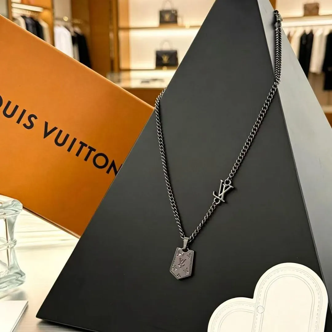 M03337 Tag Pendant Ruthenium-toned Metal